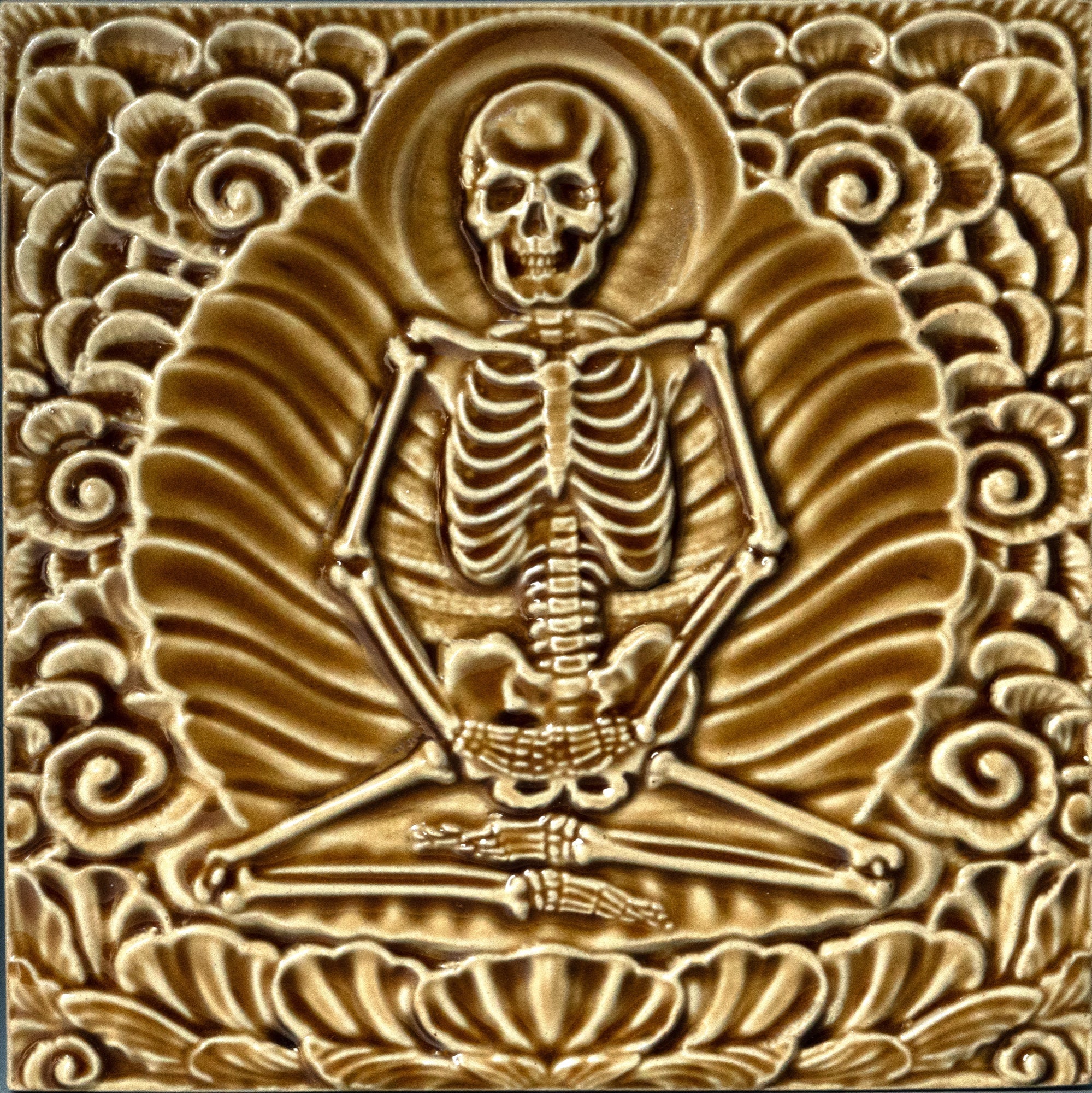 Sokushinbutsu tile in amber, straight on