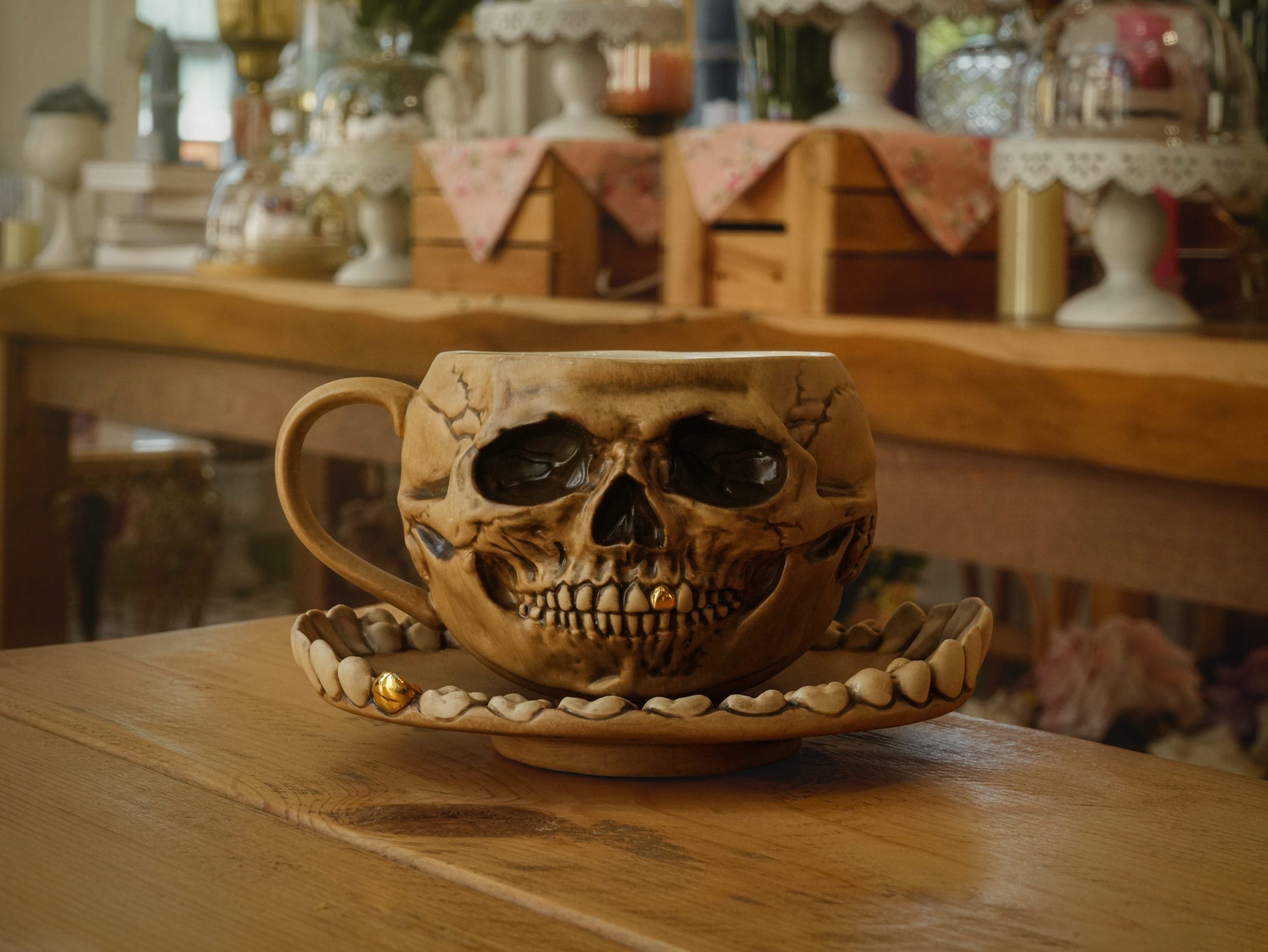Humpty Dumpty Skull Cup With Golden Tooth Plate