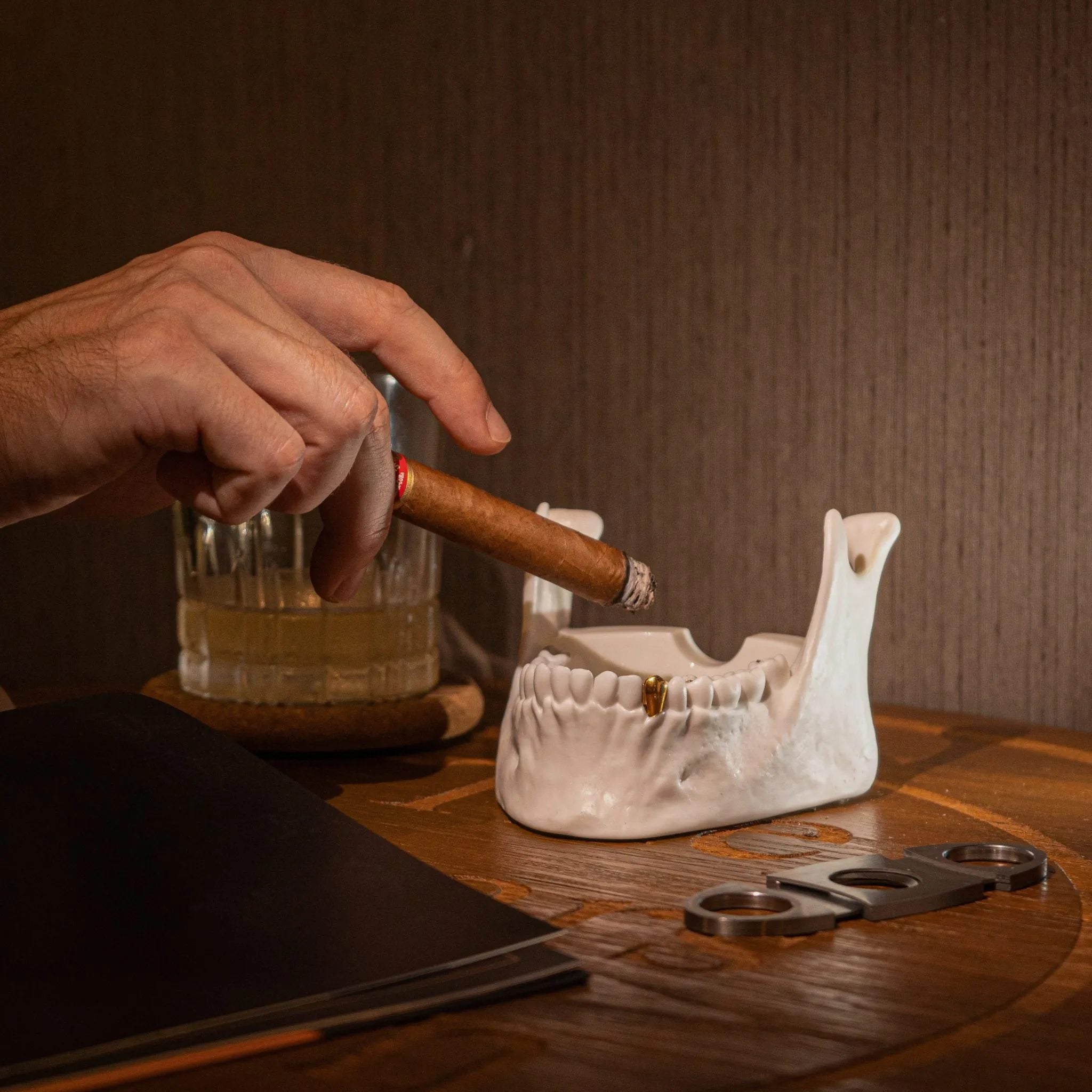 Jaw Dropping Skull Ashtray